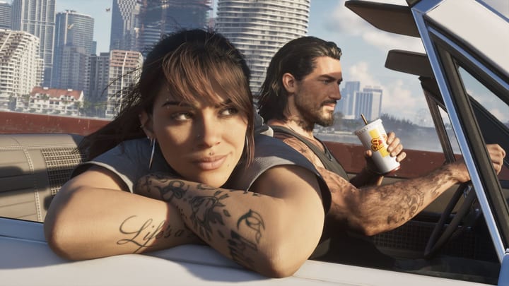 Un couple en décapotable dans Vice City, les tours en arrière-plan