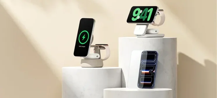 Chargeurs sans fil Belkin MagSafe avec iPhones et Apple Watch sur des socles en marbre dans un décor beige