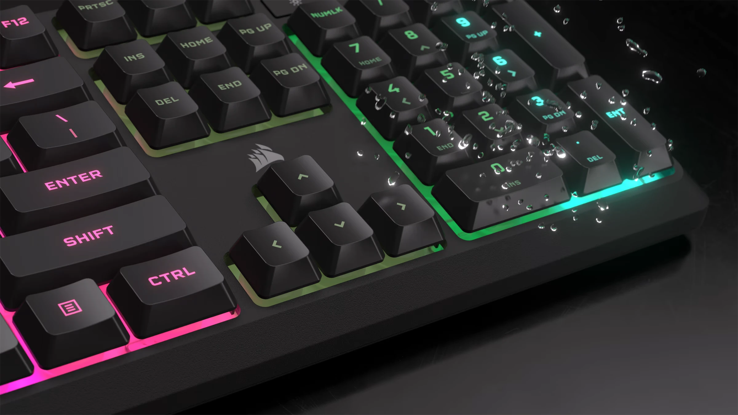 Clavier gaming mécanique Corsair avec rétroéclairage RGB en gros plan