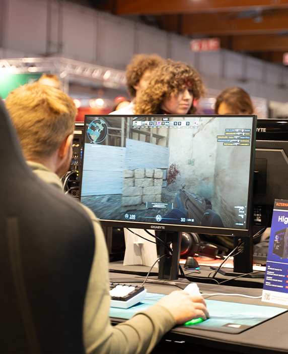Gamer dat CS2 speelt