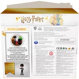 Spin Master Le monde des sorciers: Harry Potter - Salle de classe de potions Magical Minis, Figurine 