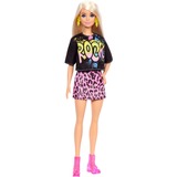 Barbie Fashionistas Doll 155 - T-Shirt graphique "Rock", Poupée 