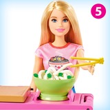 Barbie Noodle Bar, Poupée 