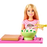 Barbie Noodle Bar, Poupée 