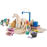 PLAYMOBIL Horses of Waterfall - Isabella & Lioness avec aire de lavage pour chevaux, Jouets de construction 71354