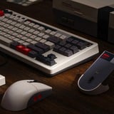 8BitDo Retro R8 Mouse N Edition, Souris gaming Gris/Rouge, 50 - 26 000 DPI, Bluetooth / USB-C / 2,4 GHz