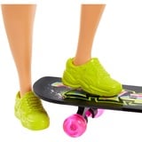 Barbie Extra Doll #4 - with Skateboard & 2 Kittens, Poupée 