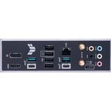 ASUS TUF Gaming B650-PLUS WiFi carte mère socket AM5 Noir/orange vif, RAID, 2.5 Gb-LAN, WLAN, BT, Sound, ATX