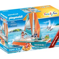 PLAYMOBIL Family Fun - Catamaran, Jouets de construction 71043