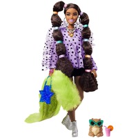 Mattel Barbie Extra Doll 7 - Top & Furry Shrug with Pet Pomeranian, Poupée 