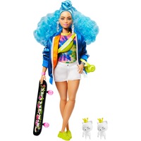 Barbie Extra Doll #4 - with Skateboard & 2 Kittens, Poupée